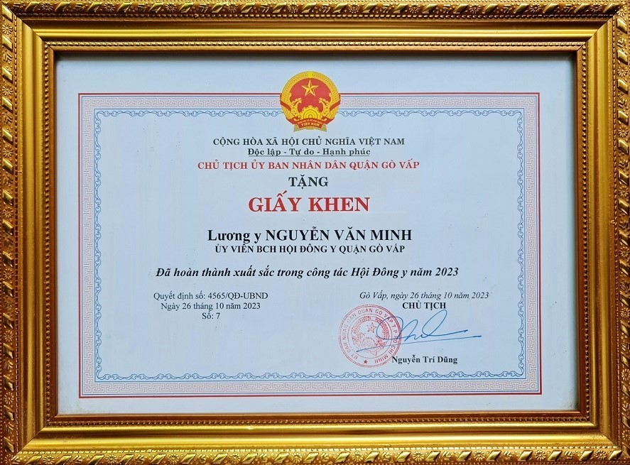 Giấy khen Lương y Nguyễn Văn Minh